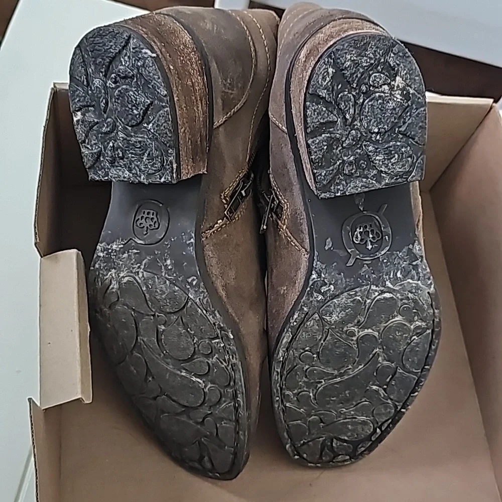 Born 11 M zip booties Malta ii brown taupe